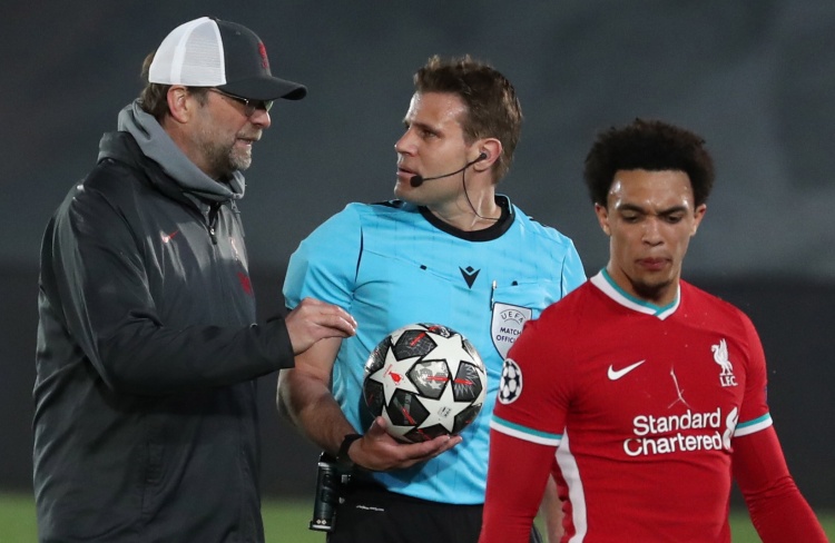 NBA杯战报：亚历山大37分8助，雷霆123-119险胜太阳（NBA杯焦点战：亚历山大37分8助发威，雷霆123-119惊险击退太阳）