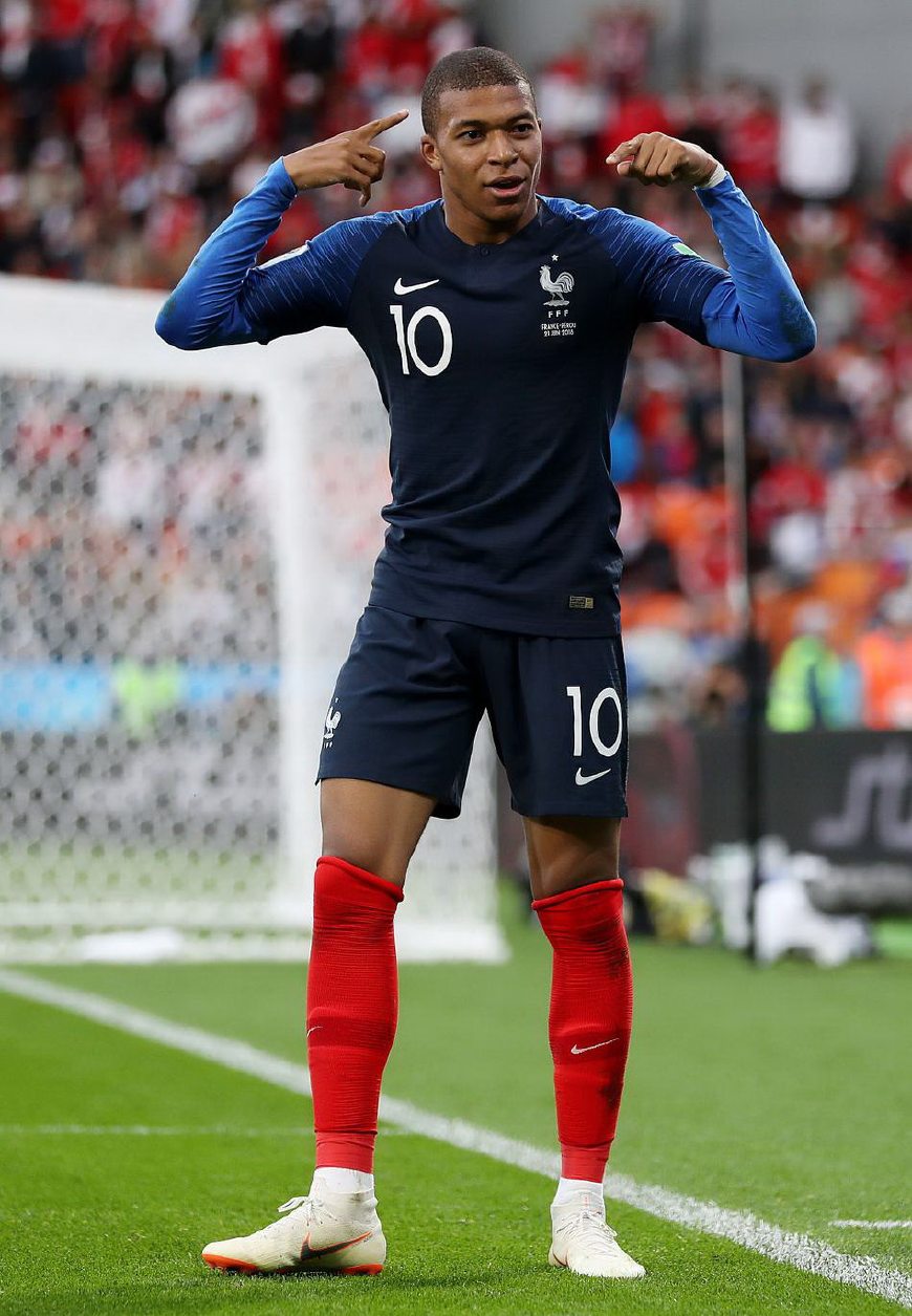 跟队记者：普利希奇参加部分合练，明天将决定他能否参赛（队记：普利希奇参与部分合练，能否出战明日定夺）