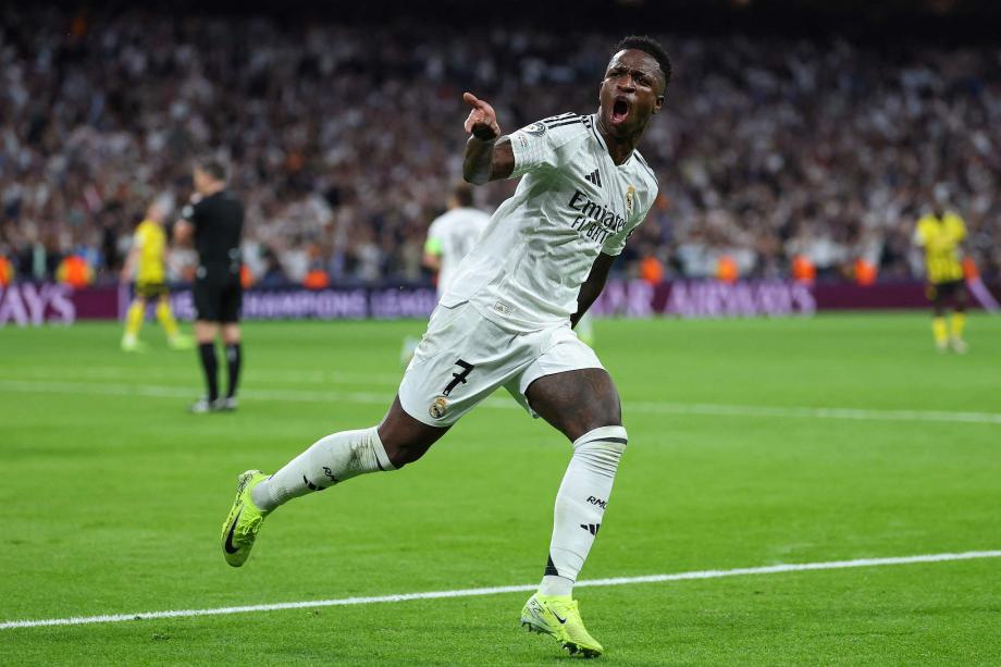 德转评年度最佳右边锋：杜埃、奥利塞、萨拉赫、亚马尔入围（德转年度最佳右边锋候选出炉：杜埃、奥利塞、萨拉赫、亚马尔在列）