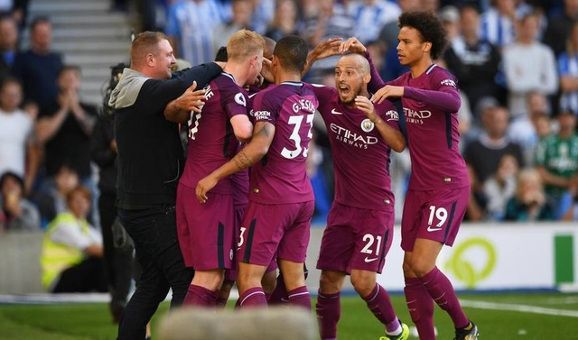 海纳：有一两家英超球队曾对孔帕尼有意，但我们是拜仁慕尼黑（海纳：英超球队也想要孔帕尼，但我们是拜仁慕尼黑）