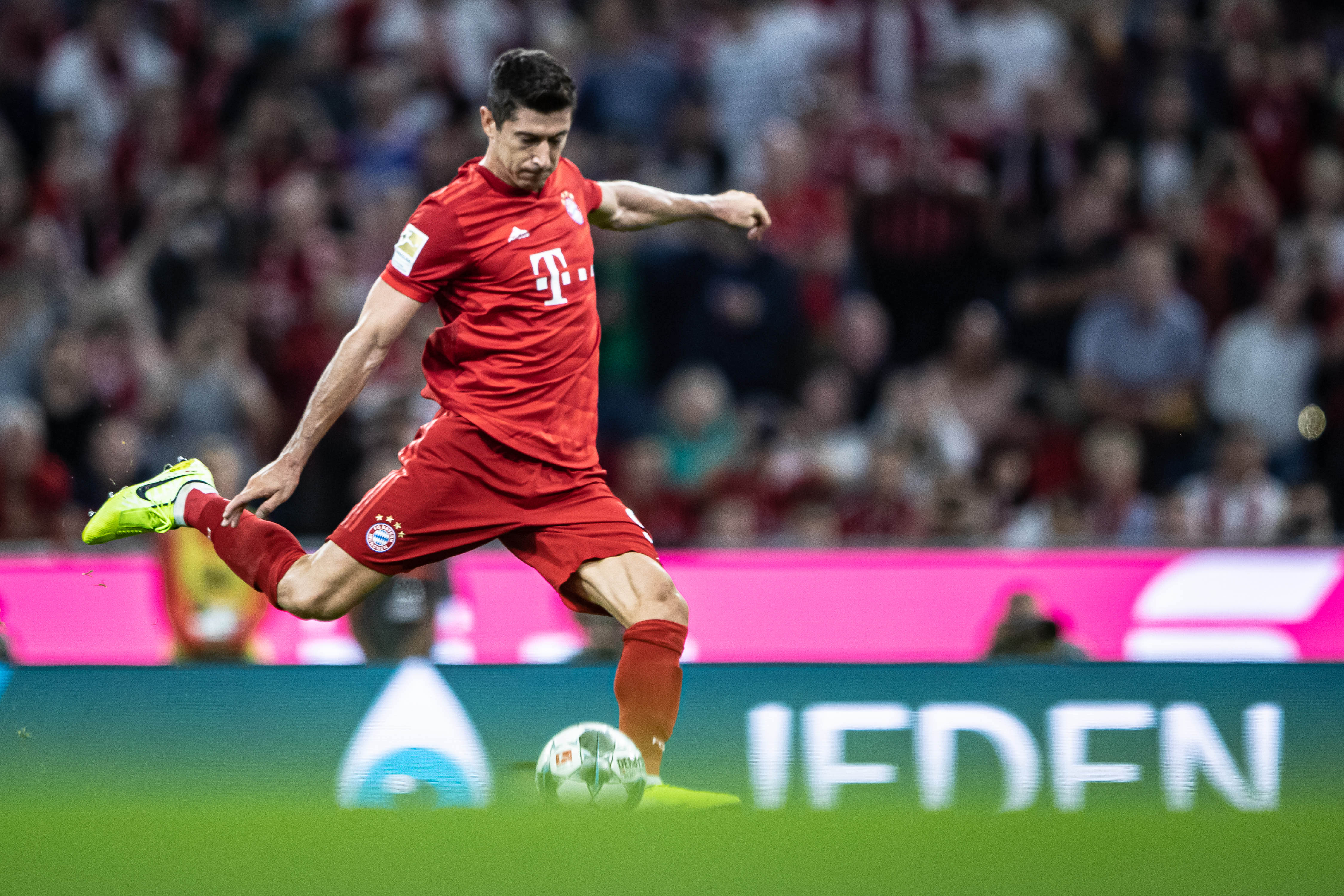 国脚徐新接近加盟云南玉昆，31岁中场驰援保级队，双赢还是冒险？（31岁国脚徐新或将投云南玉昆，中场补强保级军，妙招抑或险棋？）