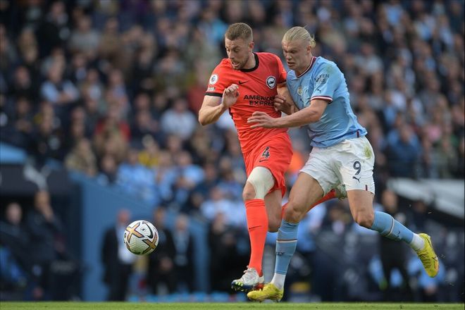 官方：米兰与18岁中场萨拉完成续约；据悉新合同到2030年（米兰官宣18岁中场萨拉完成续约，合约或至2030年）