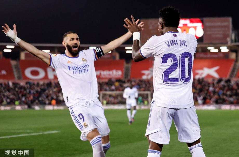 卡尔：如果我继续这样踢下去，当然是可以达到梅西那个水平的（卡尔自信：若保持当前状态，终可达到梅西水准）