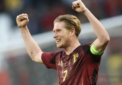 金彭贝：对我来说，在巴黎赢一座欧冠意义要大于在皇马赢五座（金彭贝：在巴黎夺一座欧冠，对我而言比在皇马拿五座更有意义）