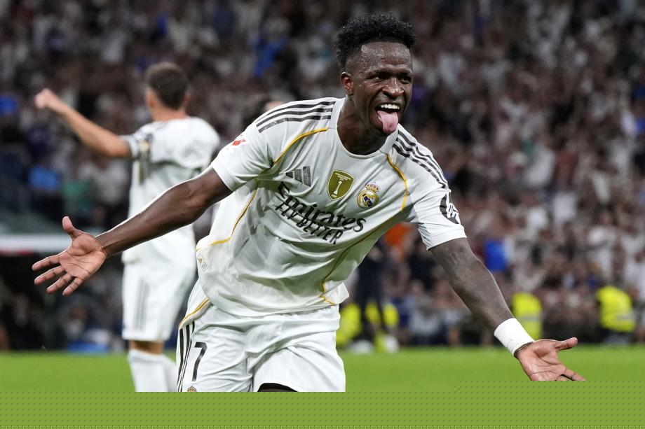 斯洛文尼亚依靠核心发挥晋级（核心发威助斯洛文尼亚晋级）