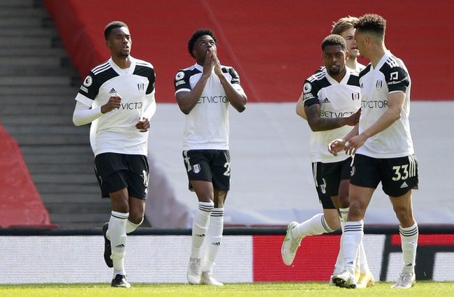 梅西：布斯克茨和阿尔巴能以这样的方式退役非常美好（梅西：布斯克茨、阿尔巴能以这种方式退役，令人欣慰）