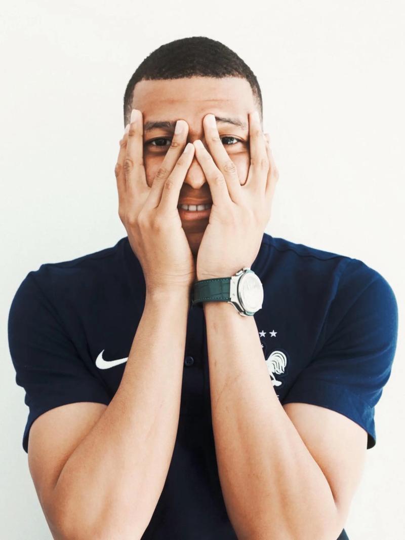 中超：武汉三镇主场1-0小胜上海申花（中超：武汉三镇坐镇主场1比0力克上海申花）